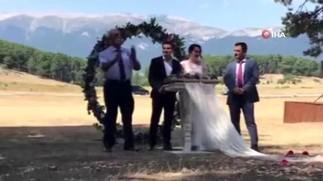 bursali-damat-polonya-dan-gelin-aldi-dugunu-12323069_o Bursalı damat Polonya'dan gelin aldı, düğünü yaylada yaptı